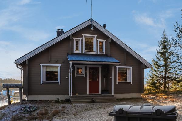 UKKOMETSO MÖKKI