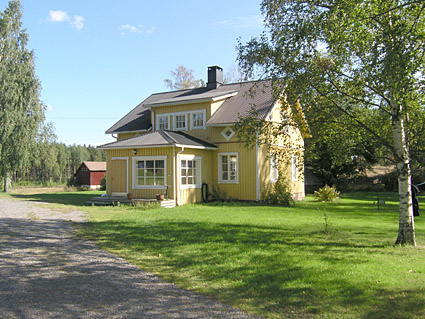 MUONAMIES, PERNIÖ