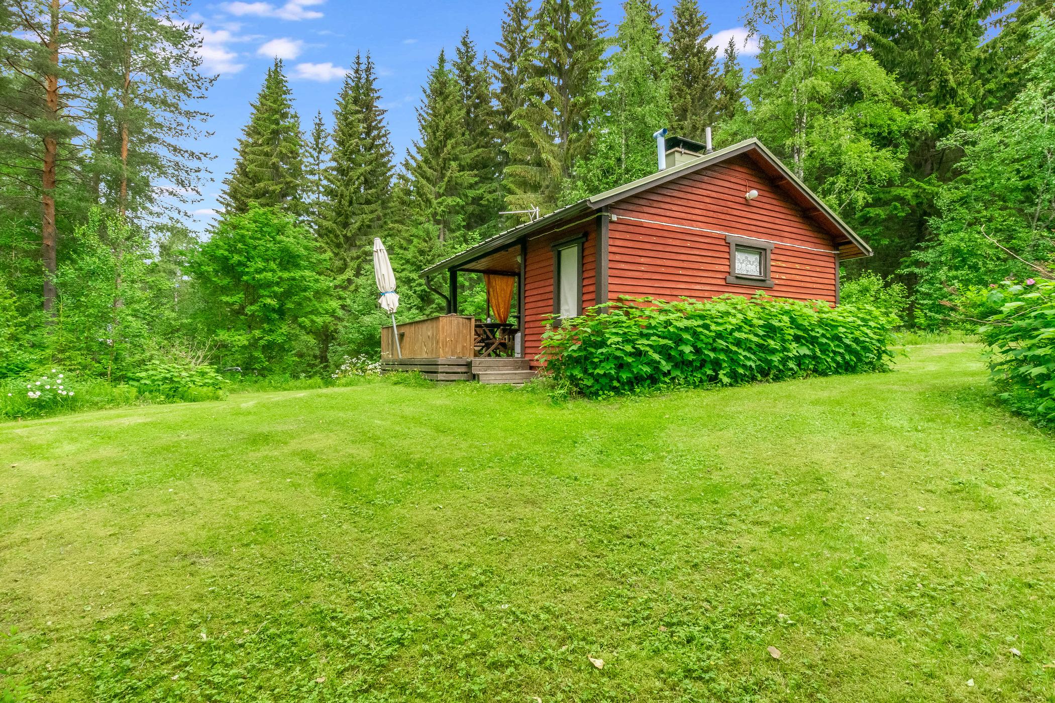 4. SAUNATUPA, TUUSNIEMI, POHJOIS-SAVO