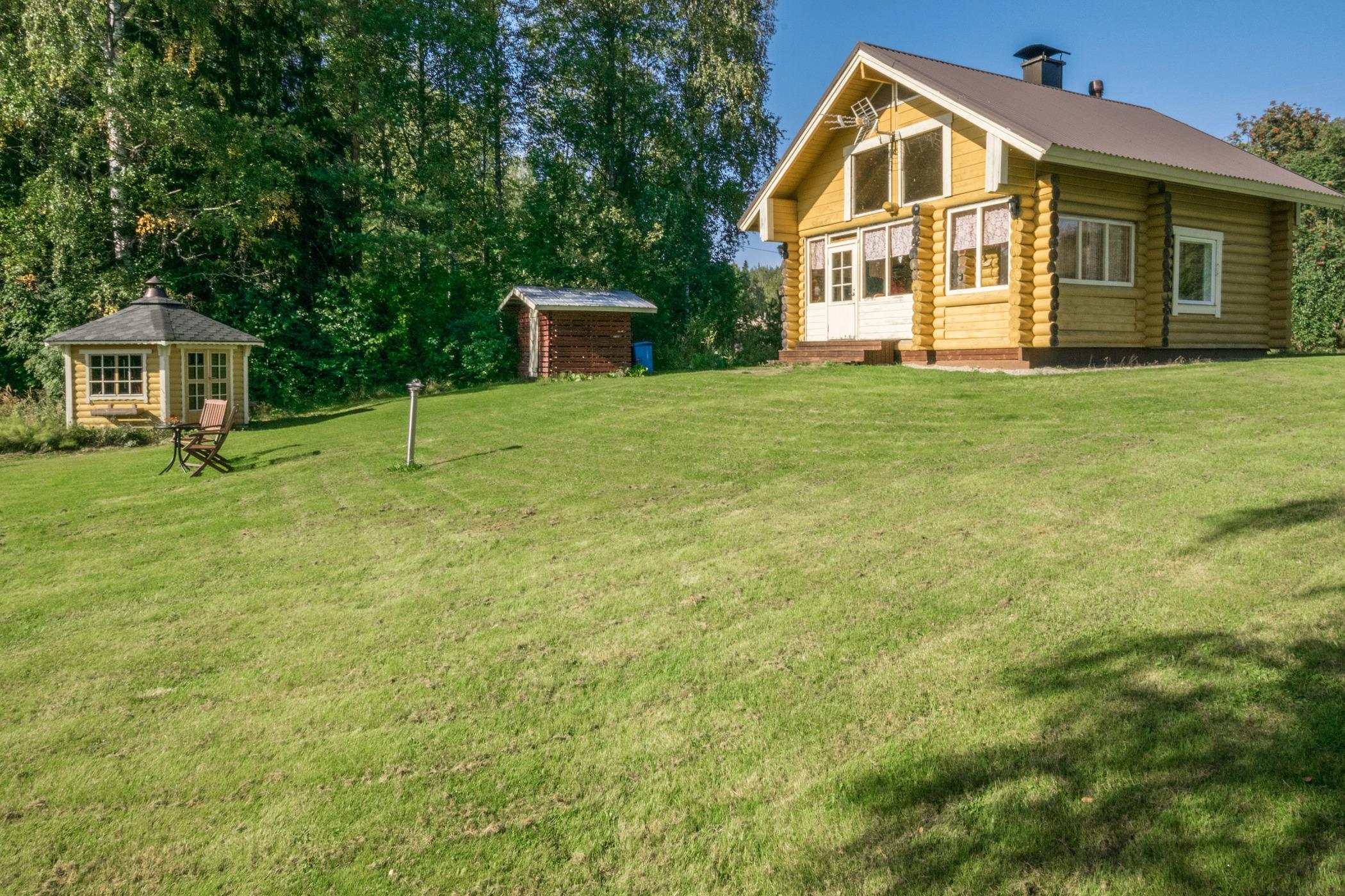 7. AHVENRANTA, TUUSNIEMI, POHJOIS-SAVO