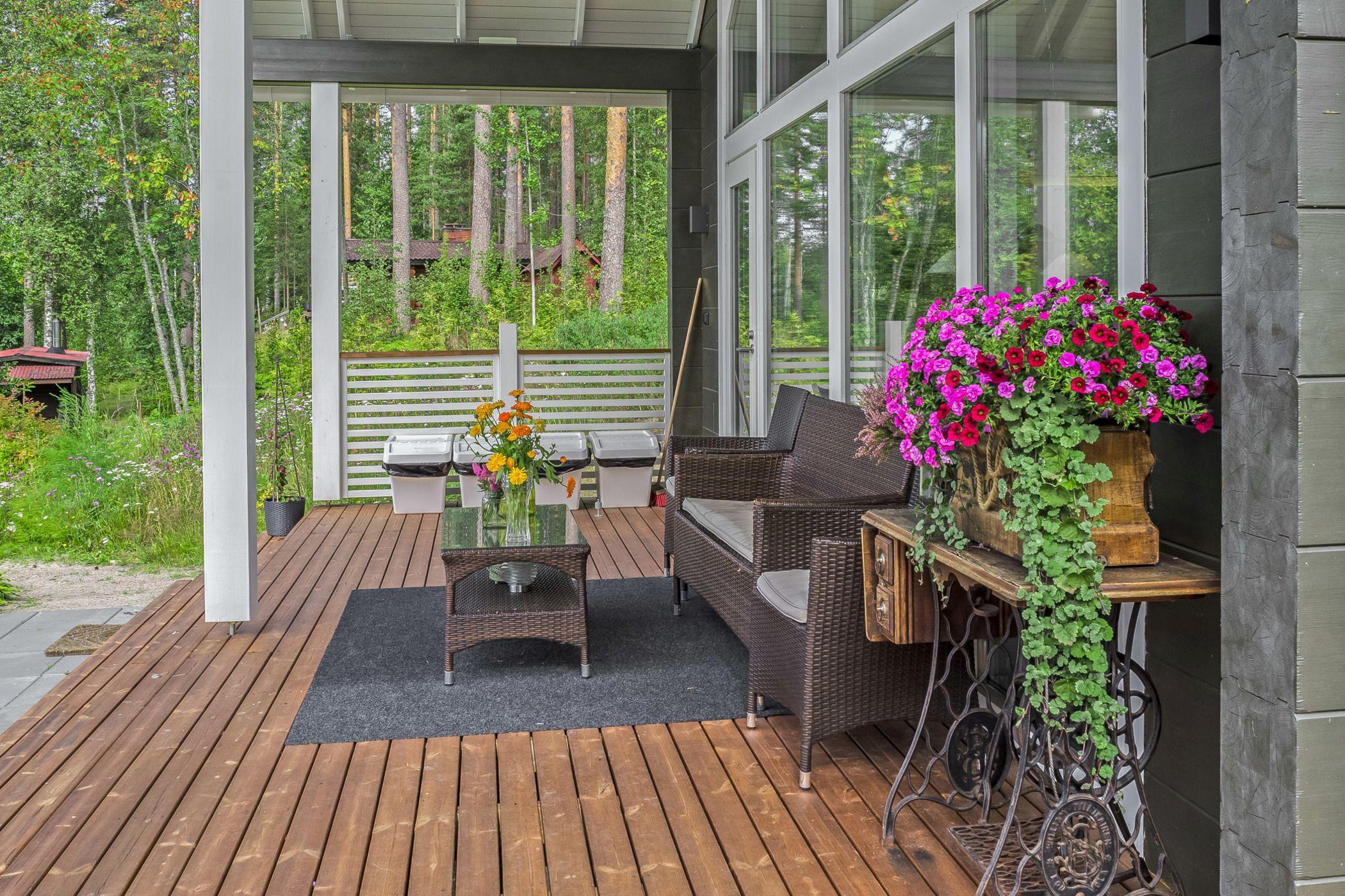 1. VILLA HELMIRANTA, OUTOKUMPU, POHJOIS-KARJALA