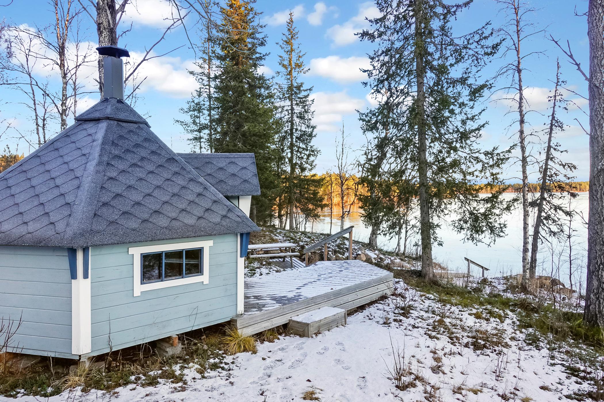 7. ÄKÄSJÄRVEN LOMAMÖKIT 2, MUONIO, LAPPI, OLOS