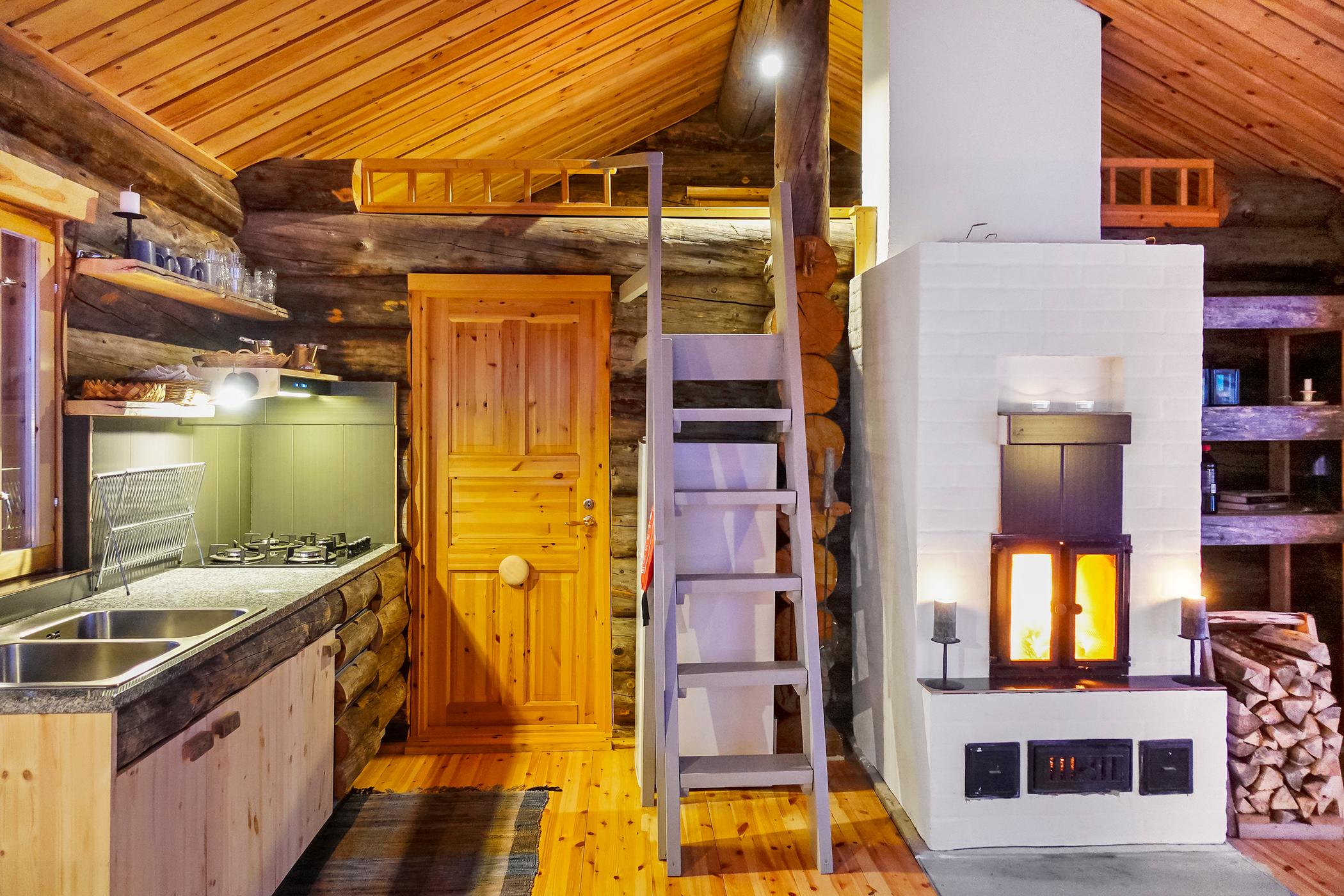 4. TUNTURILUMO, NUORGAM, UTSJOKI, LAPPI