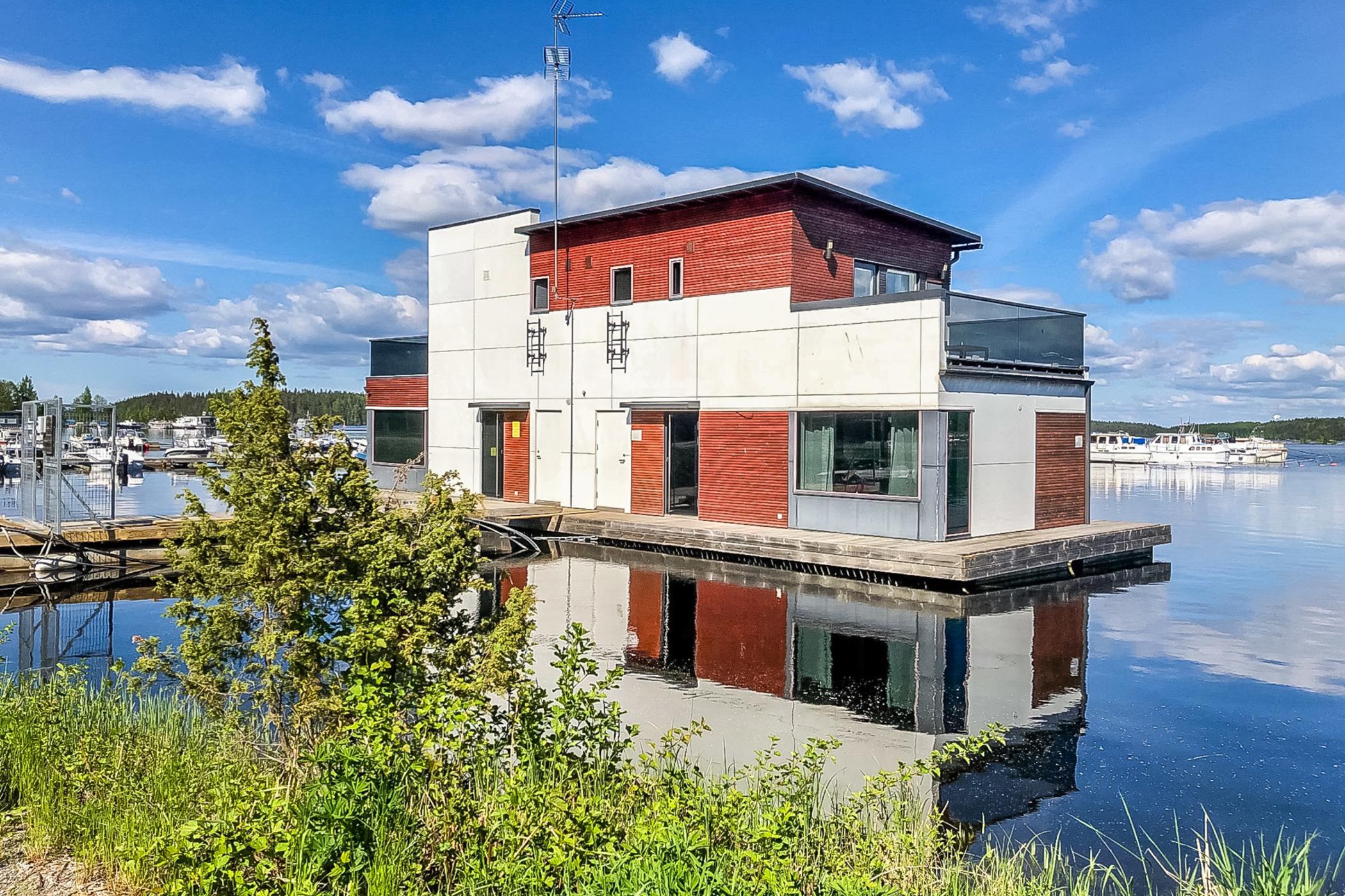 4. VILLA JOUTSENO, IMATRA, ETELÄ-KARJALA
