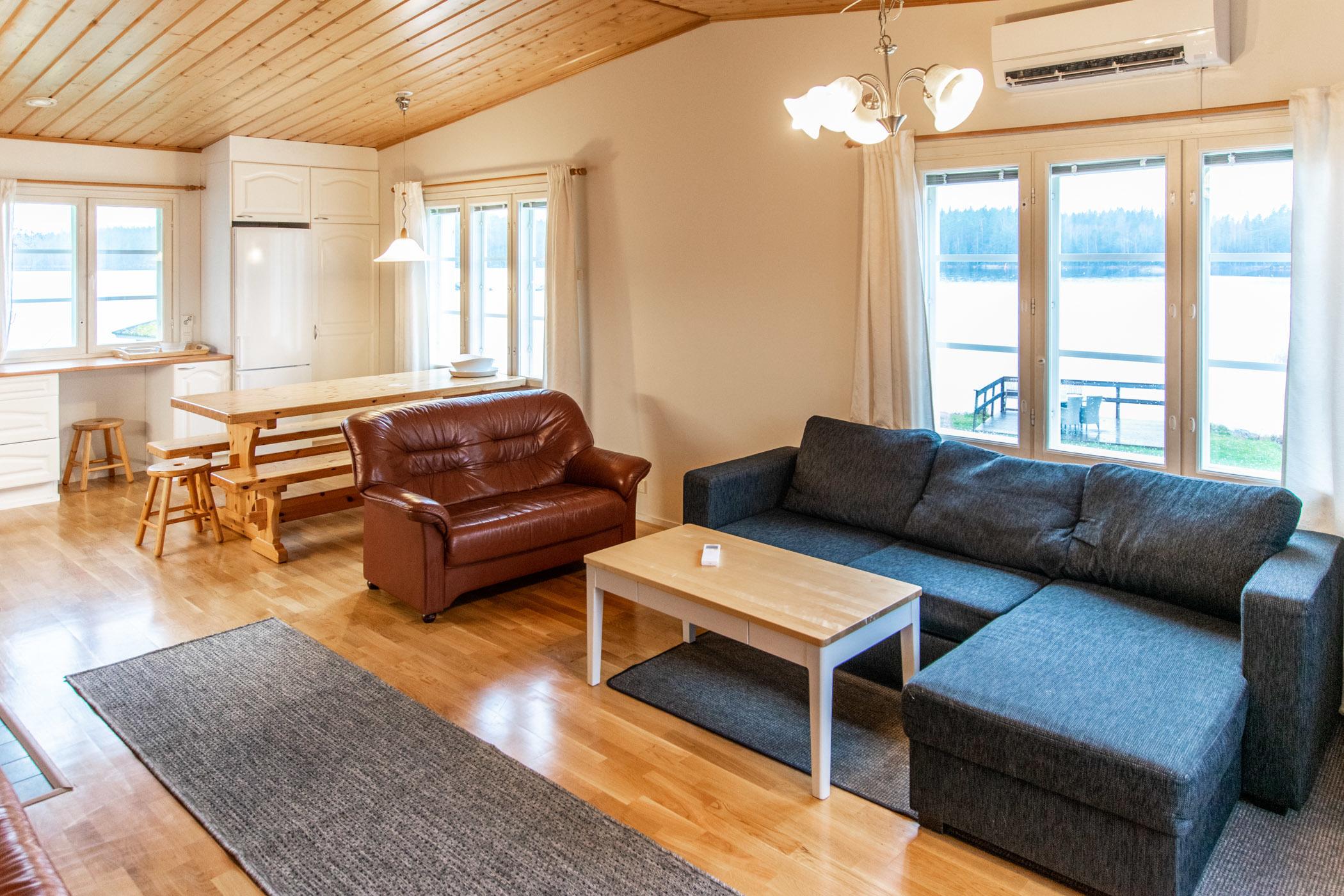 11. VILLA RUUTANA, LEPPÄVIRTA, POHJOIS-SAVO (8 kpl, 23€)
