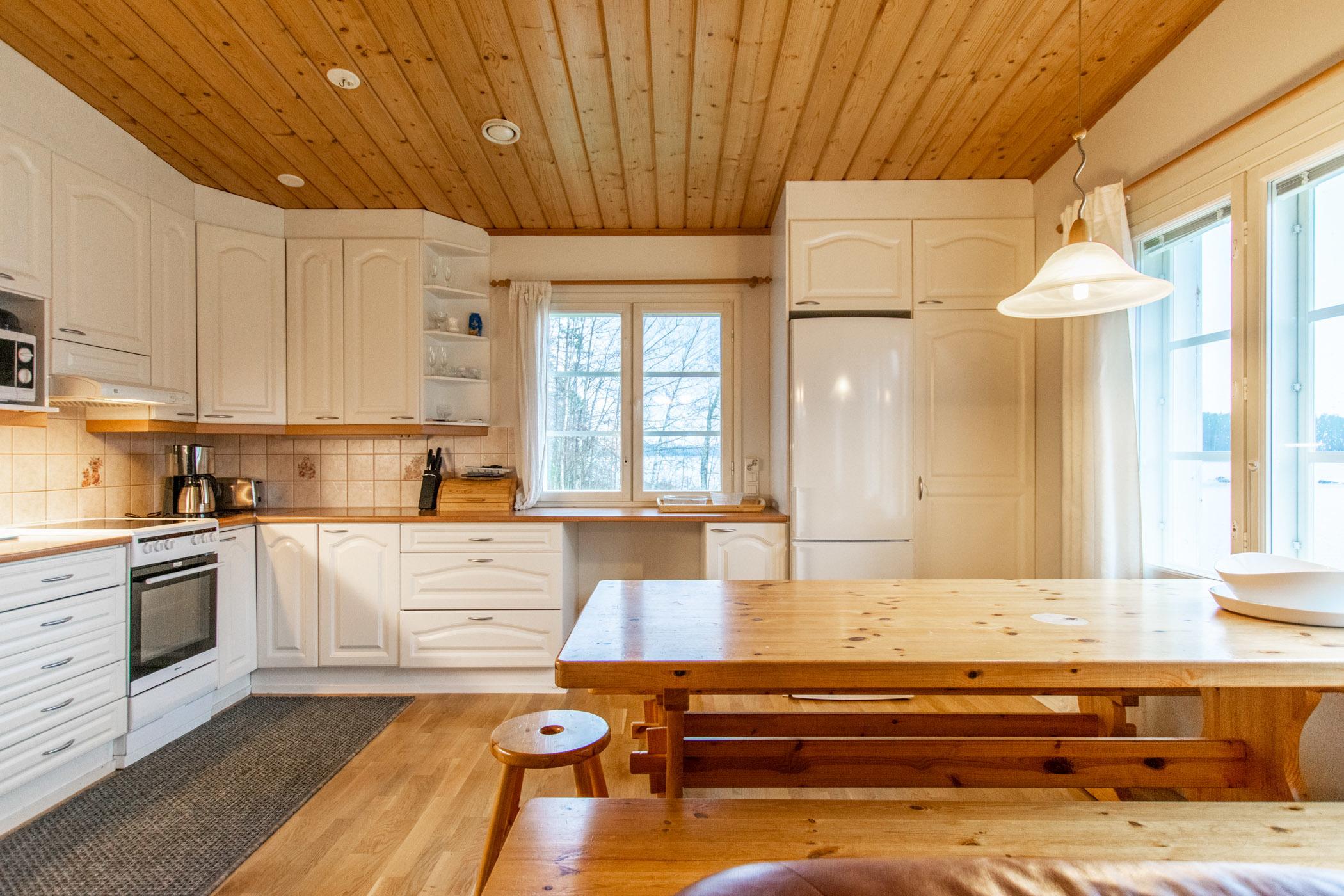 11. VILLA RUUTANA, LEPPÄVIRTA, POHJOIS-SAVO (8 kpl, 23€)
