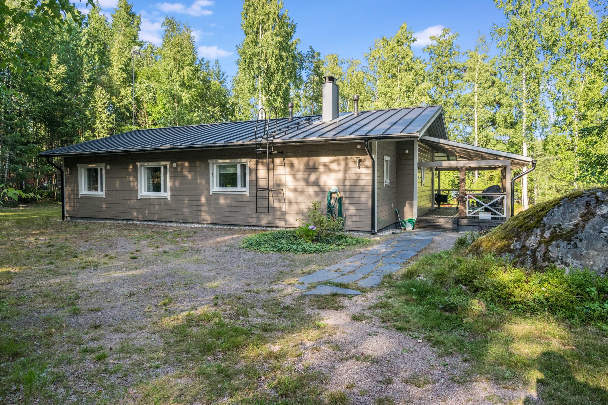 1. VILLA BLOMBACKA, ISNÄS, LOVIISA, UUSIMAA