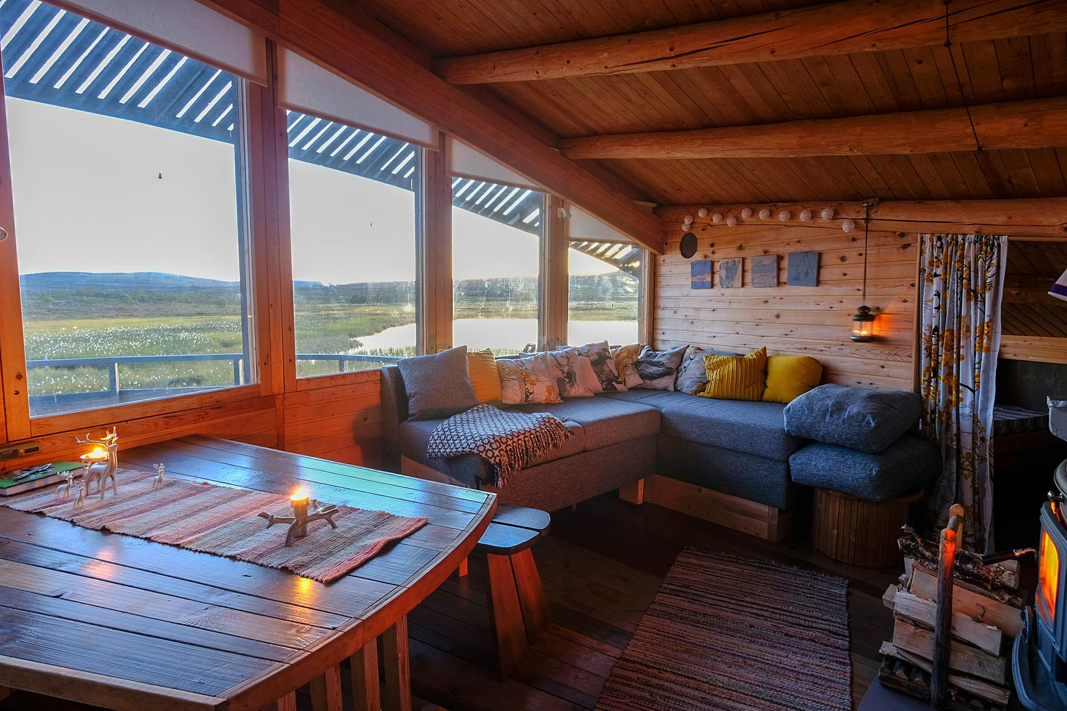 6. HILLAGAMMI eräkämppä, AVVACOHKKA, KALDOAIVIN ERÄMAA, UTSJOKI, LAPPI