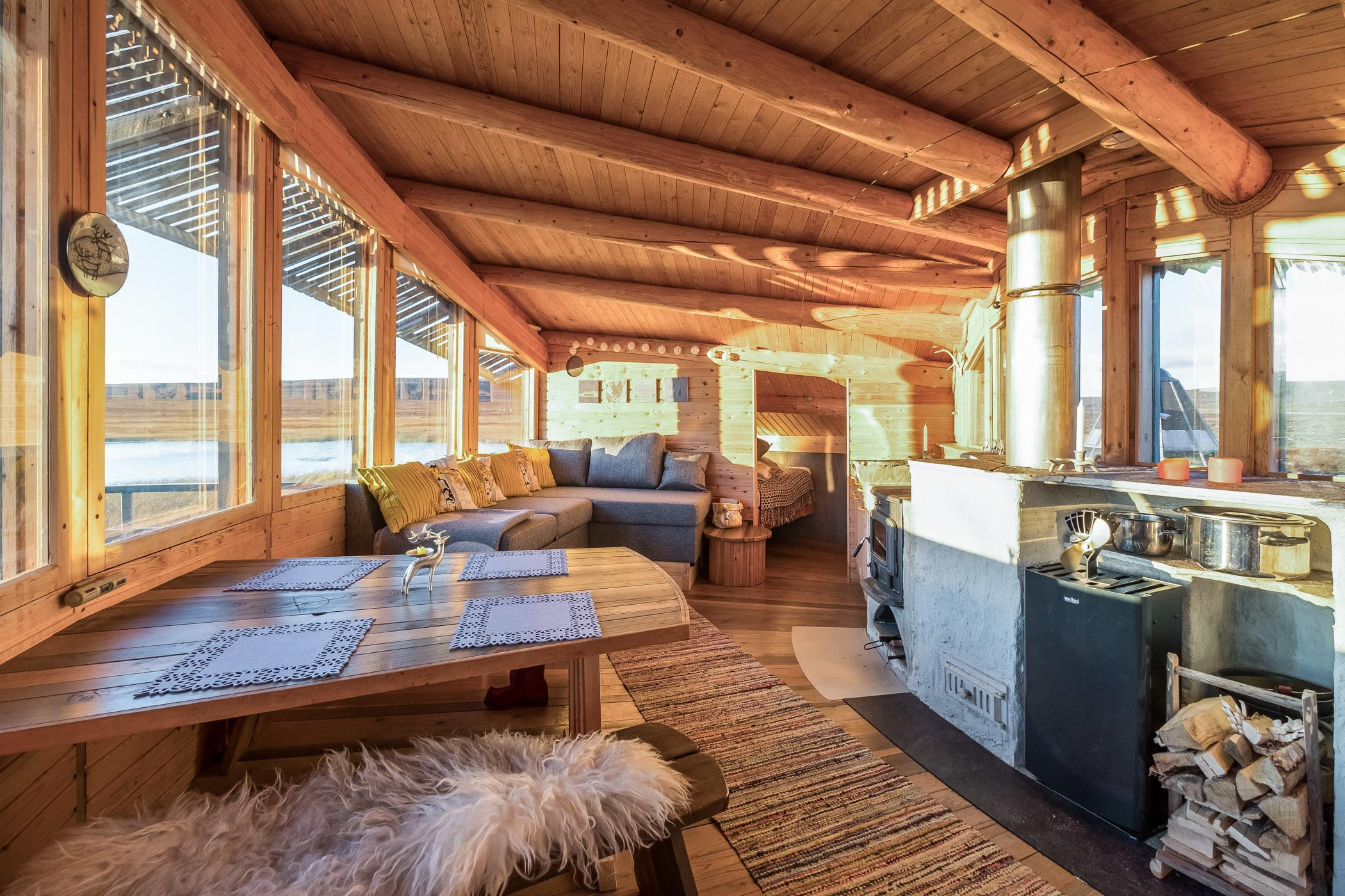 6. HILLAGAMMI eräkämppä, AVVACOHKKA, KALDOAIVIN ERÄMAA, UTSJOKI, LAPPI